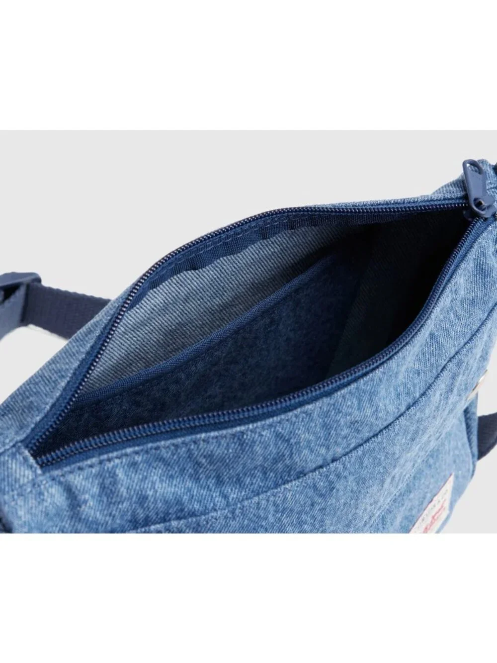 New Levi's Men's Judah Slingbag Ocean Indigo